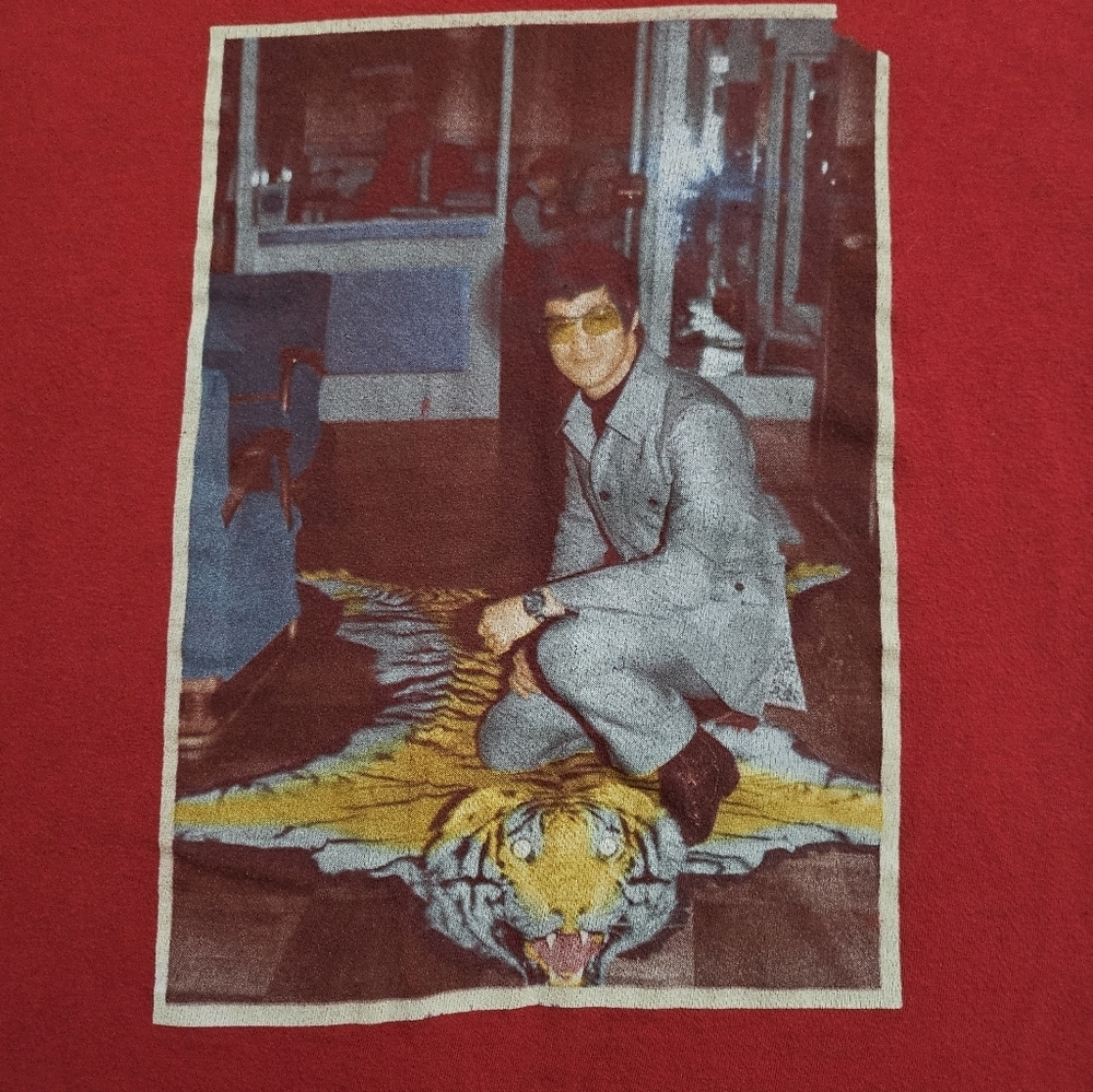 Bruce Lee Tiger Skin Rug Red Graphic T-shirt - Picture 3 of 10